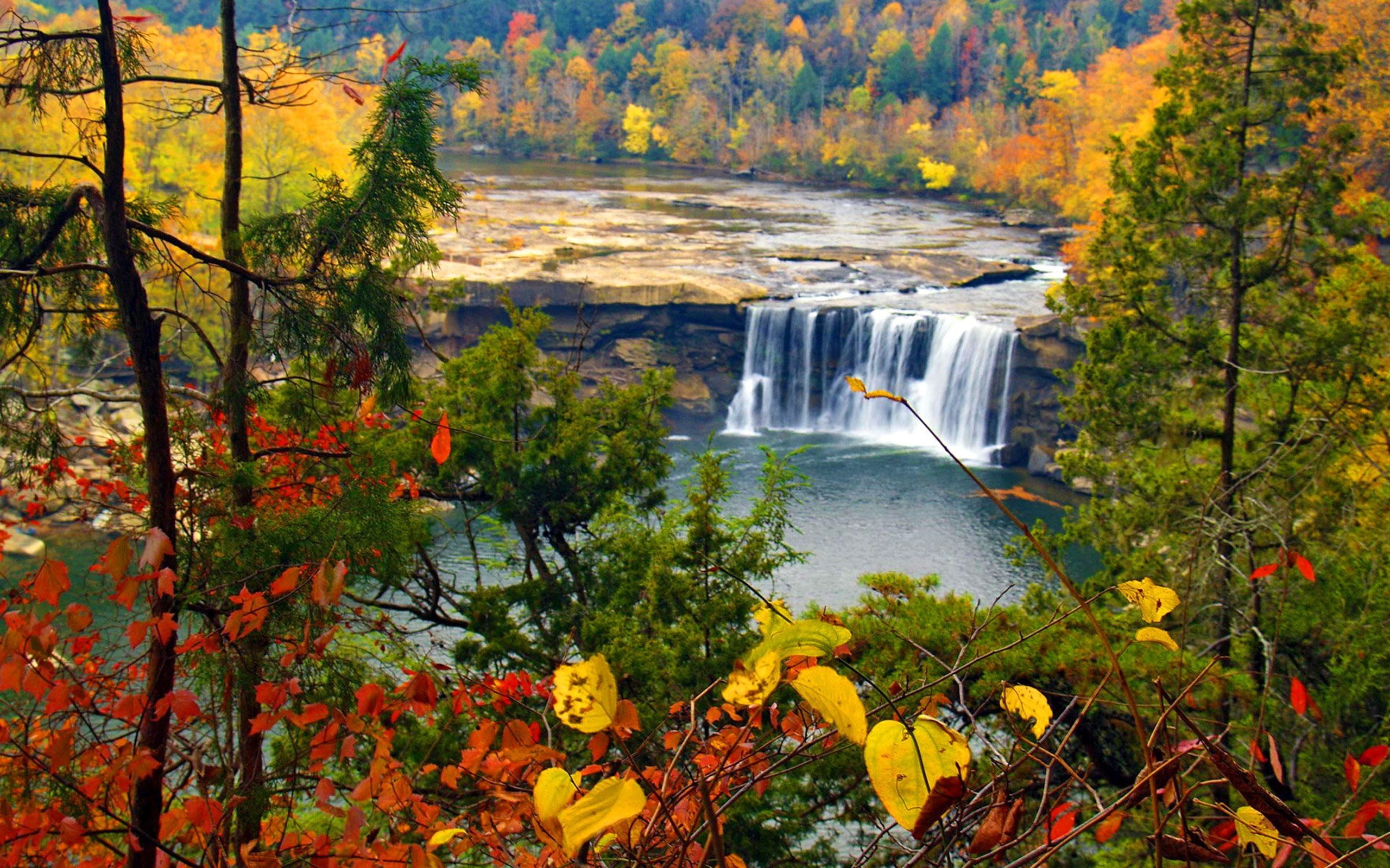 2560x1600 Full size waterfall