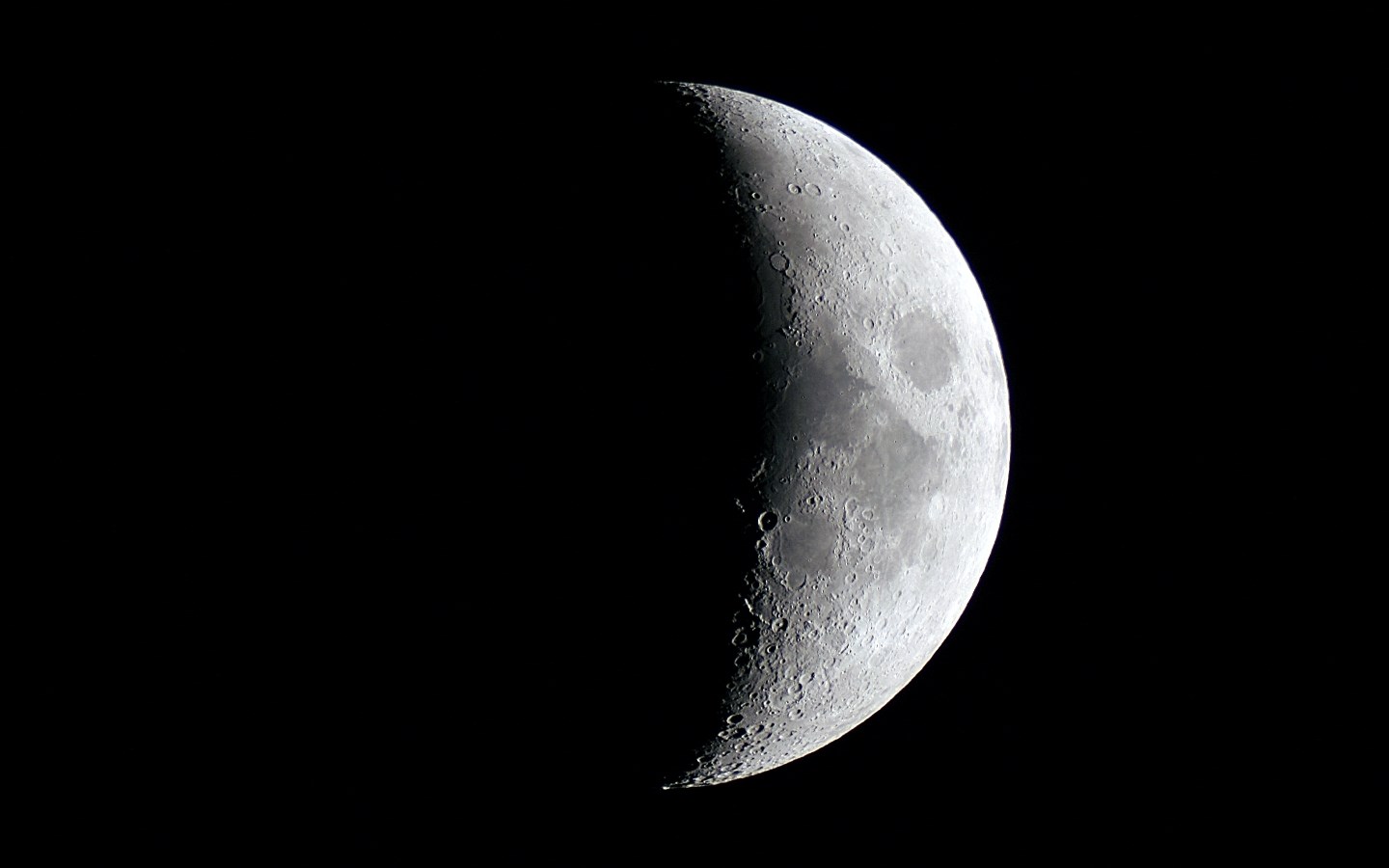 1440x900 Awesome moon