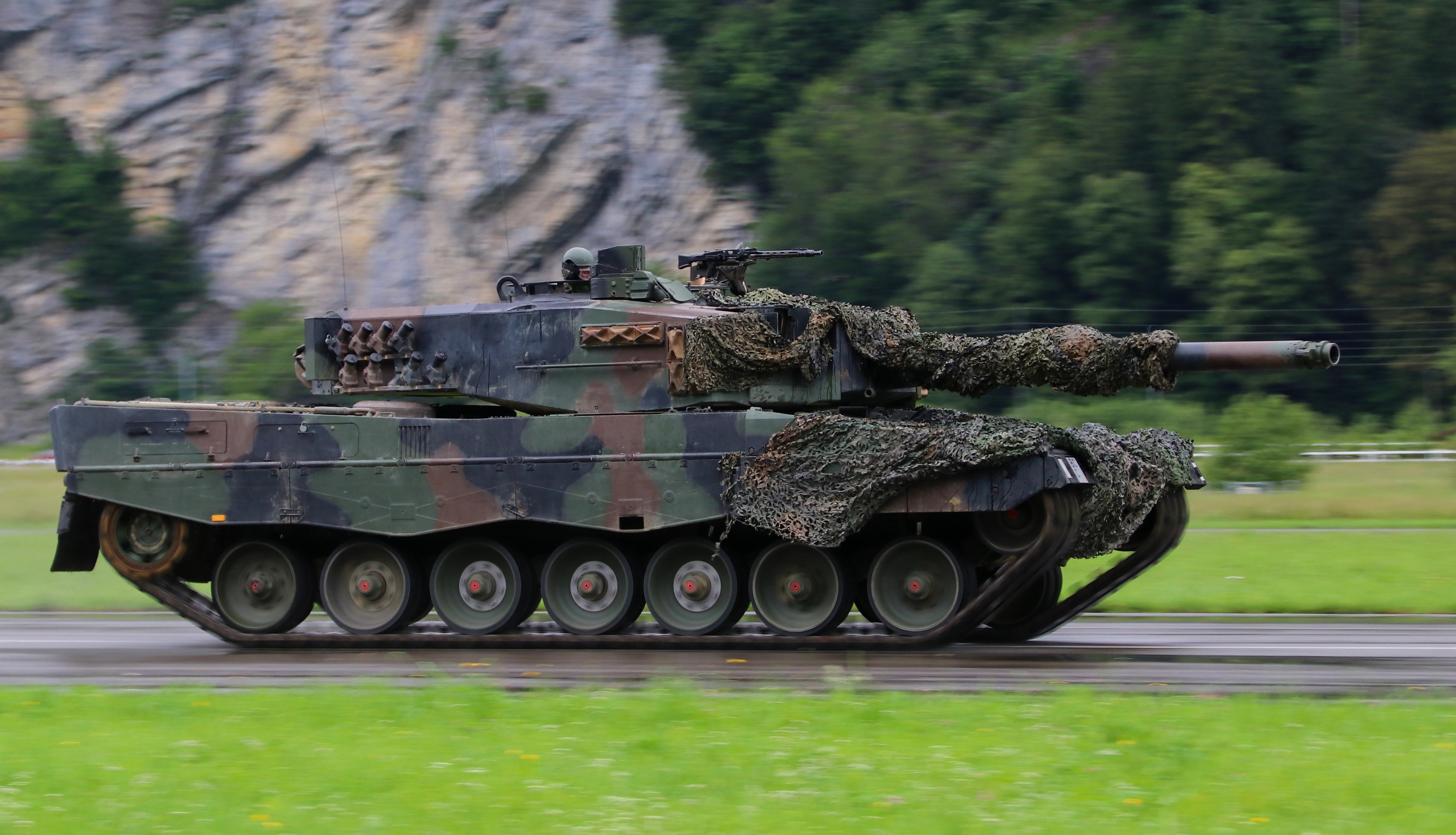 free screensaver wallpapers for leopard 2