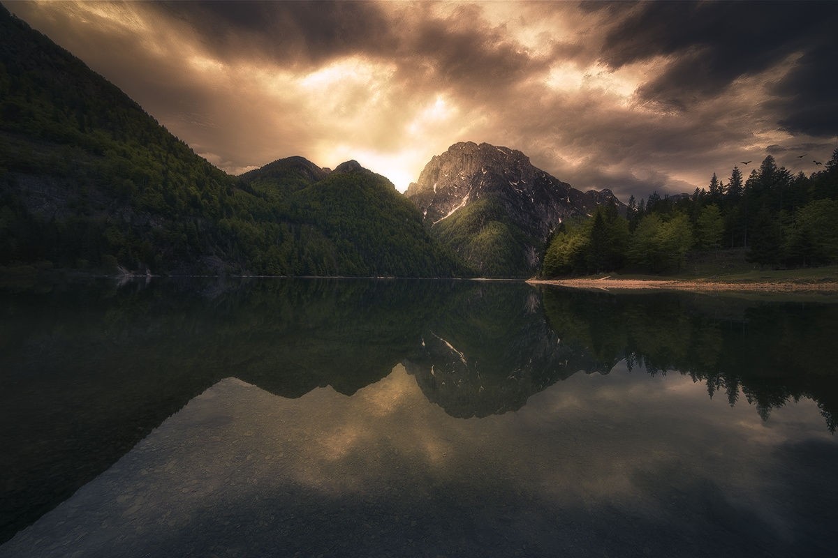 nature photography landscape lake reflection mountains sunset clouds sunlight trees calm waters italy wallpaper